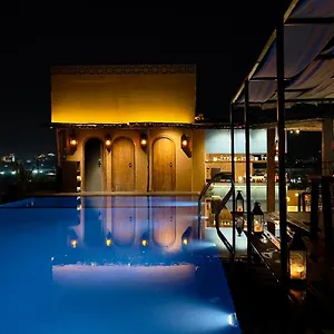 Historia Royal Hotel